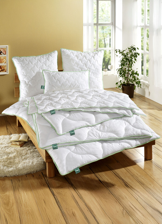 Bettwaren - «Greenfirst»- Bettwaren-Programm von «F.A.N.», in Größe 112 (135/200 cm) bis 412 (2x 80/80 cm + 2x 135/200 cm), in Farbe WEISS, in Ausführung Kissen Ansicht 1