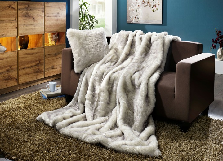 Wohndecken - Wohn-Accessoires aus naturgetreuem Langhaar-Webpelz, in Größe 215 (Felldecke, 150x200 cm) bis 910 (Kissen mit Füllung, 45x 45 cm), in Farbe POLARFUCHS, in Ausführung Polarfuchs Ansicht 1