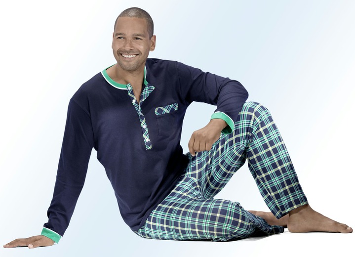 Pyjamas - Vorteilspack: Pyjama und Shorty mit langer Knopfleiste, Brusttasche und Karodessin Pyjamas - Vorteilspack: Pyjama und Shorty mit langer Knopfleiste, Brusttasche und Karodessin, in Größe 046 bis 060, in Farbe MARINE-GRÜN