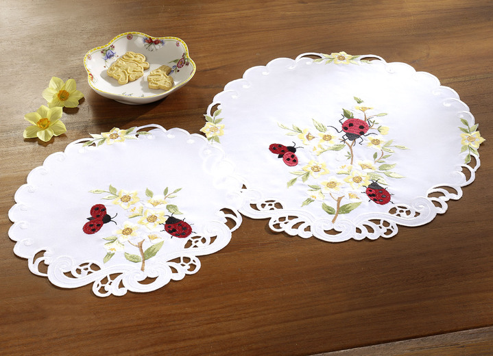 Wohnaccessoires - Tisch- und Raumdekoration mit niedlichen Marienkäfern, in Größe 101 (Läufer oval, 40x 85 cm) bis 404 (Kissenbezug, 40x 40 cm), in Farbe CREME Ansicht 1