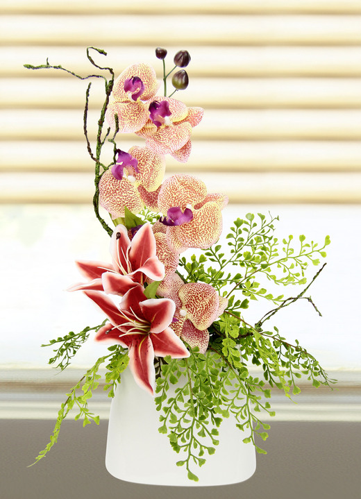 Wohnaccessoires - Bezauberndes Orchideen-Gesteck in Vase, in Farbe ORANGE Ansicht 1
