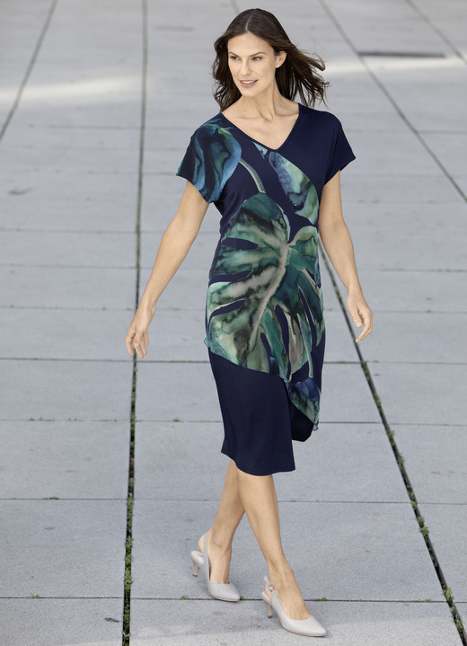 Sommerkleider - Kleid mit Chiffon-Besatz Sommerkleider - Kleid mit Chiffon-Besatz, in Größe 036 bis 052, in Farbe MARINE-GRÜN-BUNT