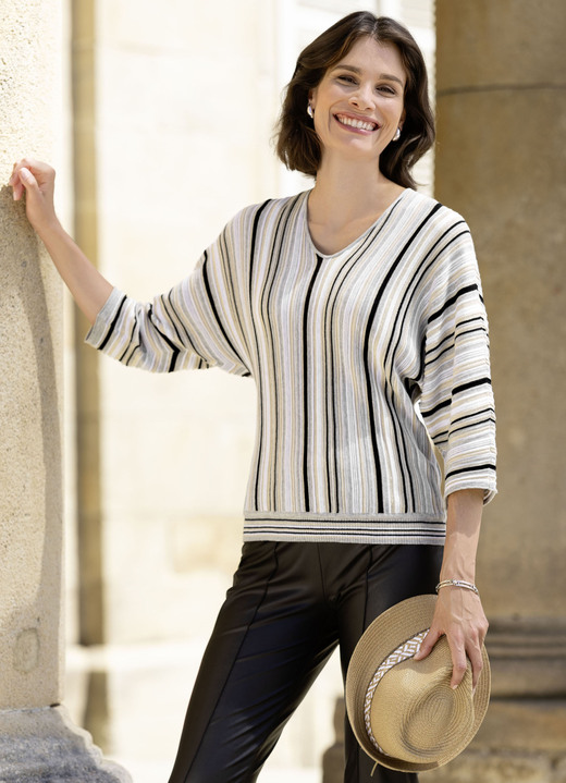 3/4-Arm - Pullover mit dezenten Glanzakzenten 3/4-Arm - Pullover mit dezenten Glanzakzenten, in Größe 036 bis 052, in Farbe WEISS-GRAU-MULTICOLOR