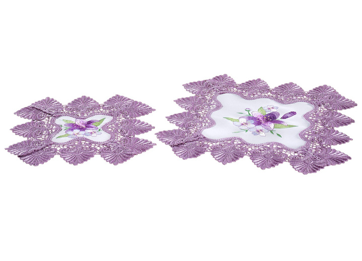 Tischdecken - Filigran verarbeitete Wohn-Accessoires, in Größe 101 (Deckchen, 35x 50 cm) bis 404 (Kissenbezug, 40x 40 cm), in Farbe SEKT-BUNT Ansicht 1