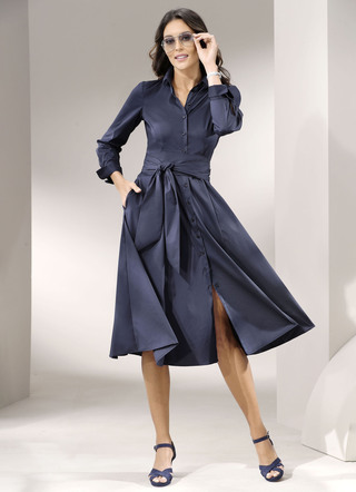 Hemdblusenkleid mit breitem Bindegürtel