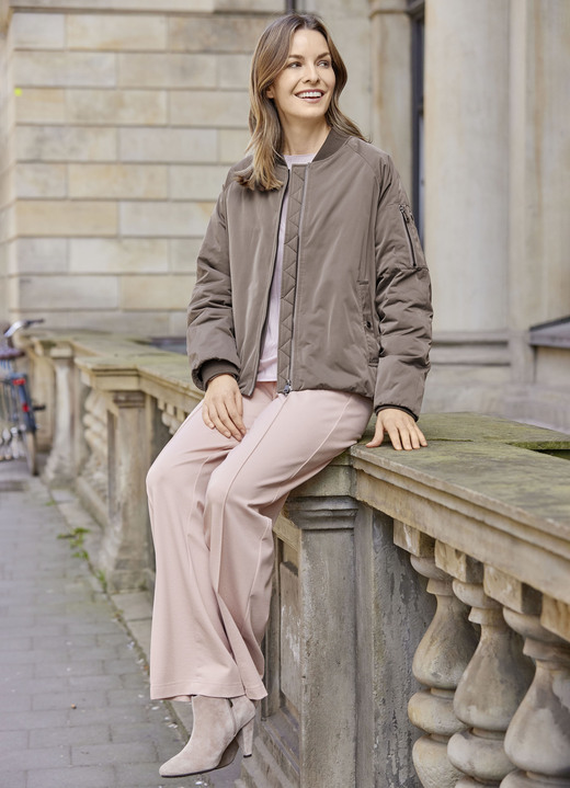 Kurz - Funktionsjacke in Blousonform Kurz - Funktionsjacke in Blousonform, in Größe 034 bis 050, in Farbe TAUPE