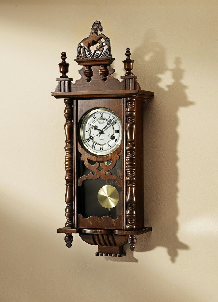 Wanduhr mit Pferd 