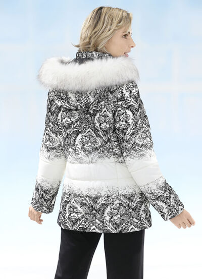 Jacke mit abnehmbarer Kapuze 