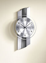 Wanduhr mit Rückwand in Carbon-Optik 