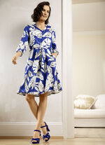 Kleid mit Bindegürtel 