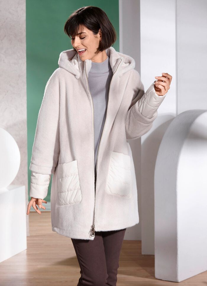 Jacke im angesagten Materialmix 