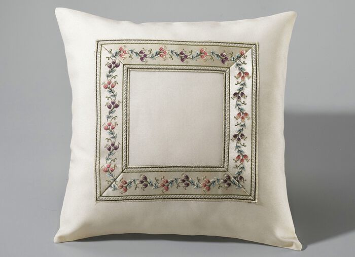 Stilvolle Tisch- und Raumdekoration mit  umlaufender Bord&uuml;re SEKT