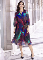 Kleid mit Bindegürtel 