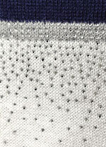 Pullover mit aufwendiger Steinchenzier 