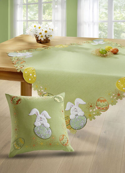 Tisch- und Raumdekoration mit Plüsch- und Stoff-Applikationen 