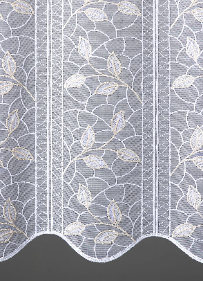 Kurzvorhang mit filigran gesticktem Blätterdessin 