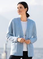 Strickjacke aus sehr flauschigem Garn 