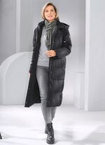 Daunenmantel mit fester Kapuze 