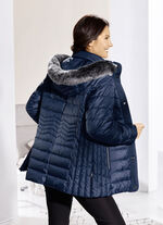 Jacke mit abnehmbarer Kapuze 