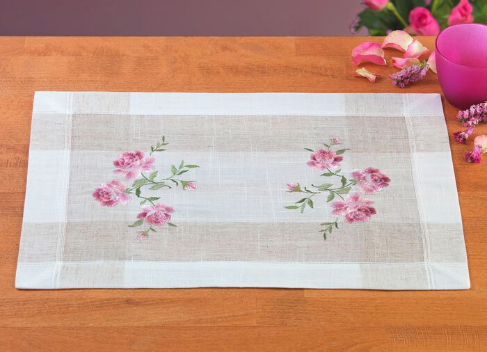 Bestickte Tisch- und Raumdekoration 