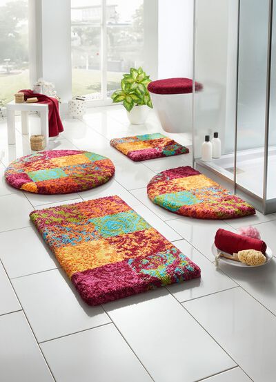 Badgarnitur von Grund mit weichem Flor 