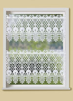 Kurzvorhang mit aufwendigem Macramé-Abschluss 