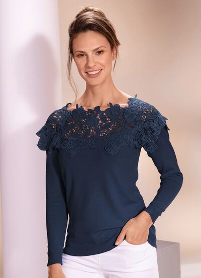 Pullover mit edlem Spitzenbesatz 