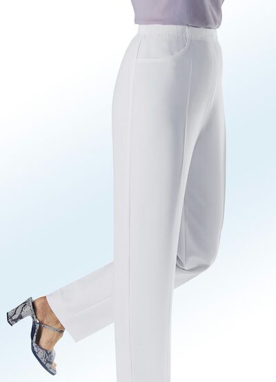 Hose mit praktischen Seitentaschen  