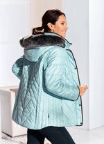 Jacke mit figurfreundlicher L&auml;ngssteppung seitlich 