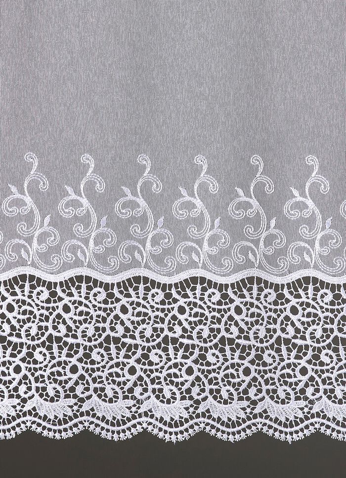 Kleinfenster-Store mit gebogtem Macram&eacute;-Abschluss 