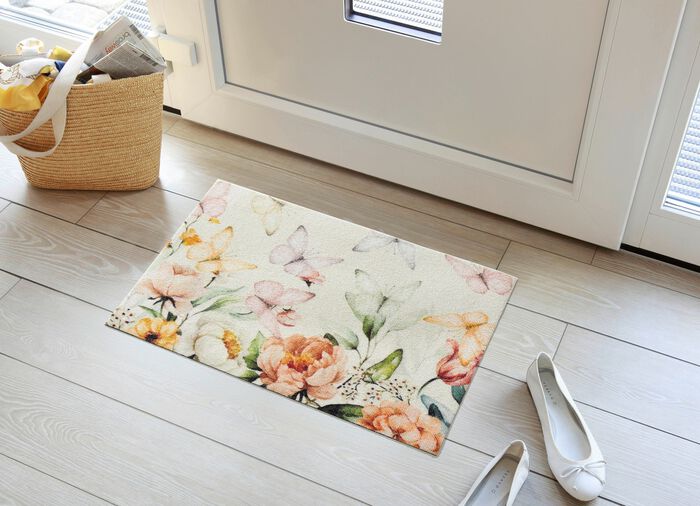 Ansprechende Fussmatte mit Bl&uuml;ten und Schmetterlinge 