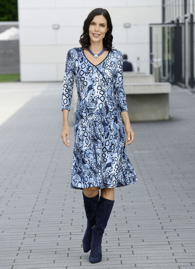 Kleid in raffinierter Wickeloptik 