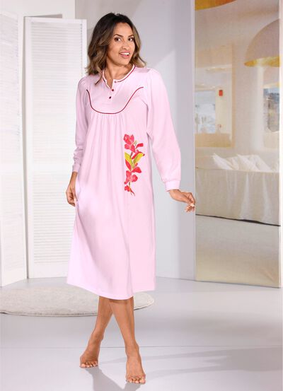 Nachthemd, wadenlang mit kn&ouml;pfbaren B&uuml;ndchenabschl&uuml;ssen 