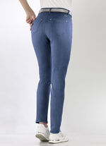 Magic-Jeans mit hohem Stretchanteil JEANSBLAU
