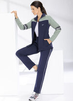 Freizeitanzug mit Seitentaschen 