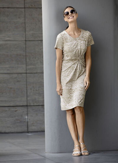Kleid mit raffinierter Knotenoptik 