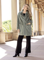 Kurzmantel mit aufgesetzten Taschen