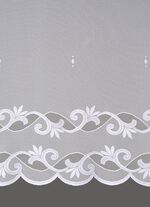 Leichter Kurzvorhang mit Stangendurchzug 