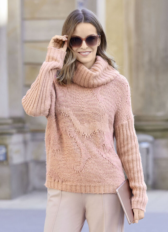 Pullover in aufwendiger Struktur mit Glitzer 