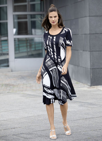 Kleid in Schlupfform 