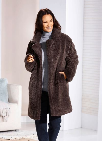 Kurzmantel aus Teddypl&uuml;sch 