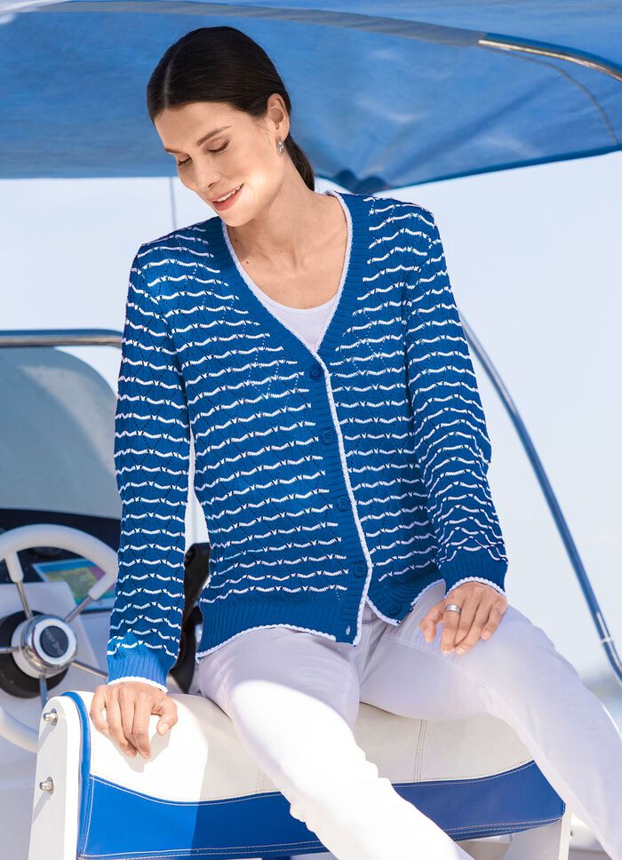 Strickjacke mit feinen Ringeln und Ajourrauten 