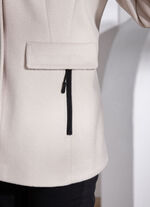 Jacke mit abnehmbarer Kapuze