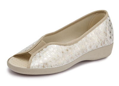 Slipper in Goldbeige aus Textilmaterial 