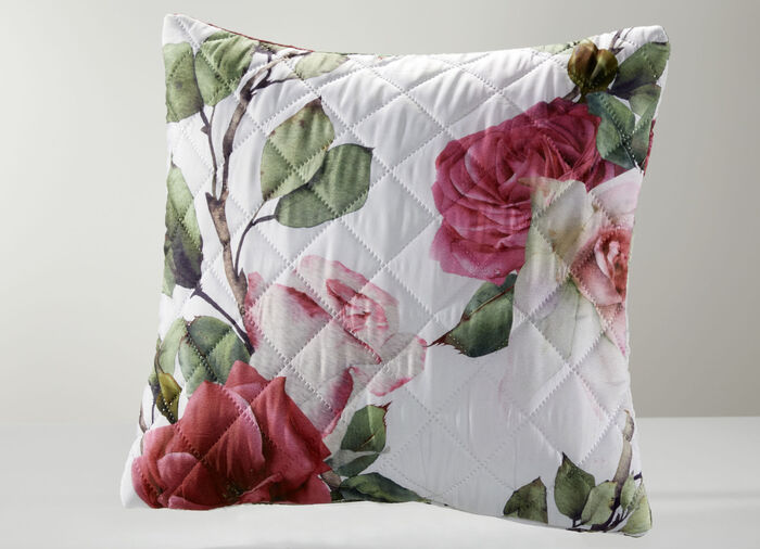 Tagesdecke und Kissenbezüge mit Rosen- Motiven BUNT
