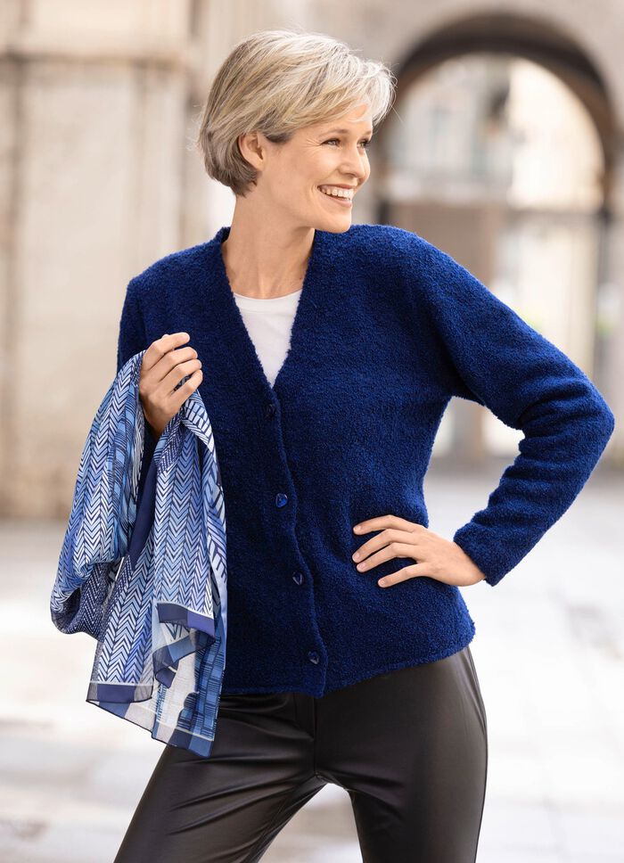 Strickjacke in flauschiger Boucl&eacute;qualit&auml;t 