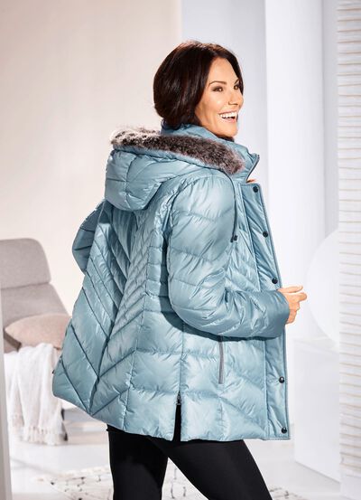 Jacke mit Rei&szlig;verschluss an den Seitenschlitzen 