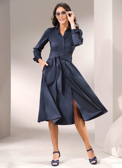 Hemdblusenkleid mit breitem Bindegürtel 