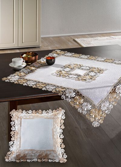 Tischdecke mit Einfassungen in Spitzen-Optik 
