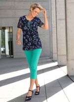 Shirt mit unterlegtem Spitzenbesatz 